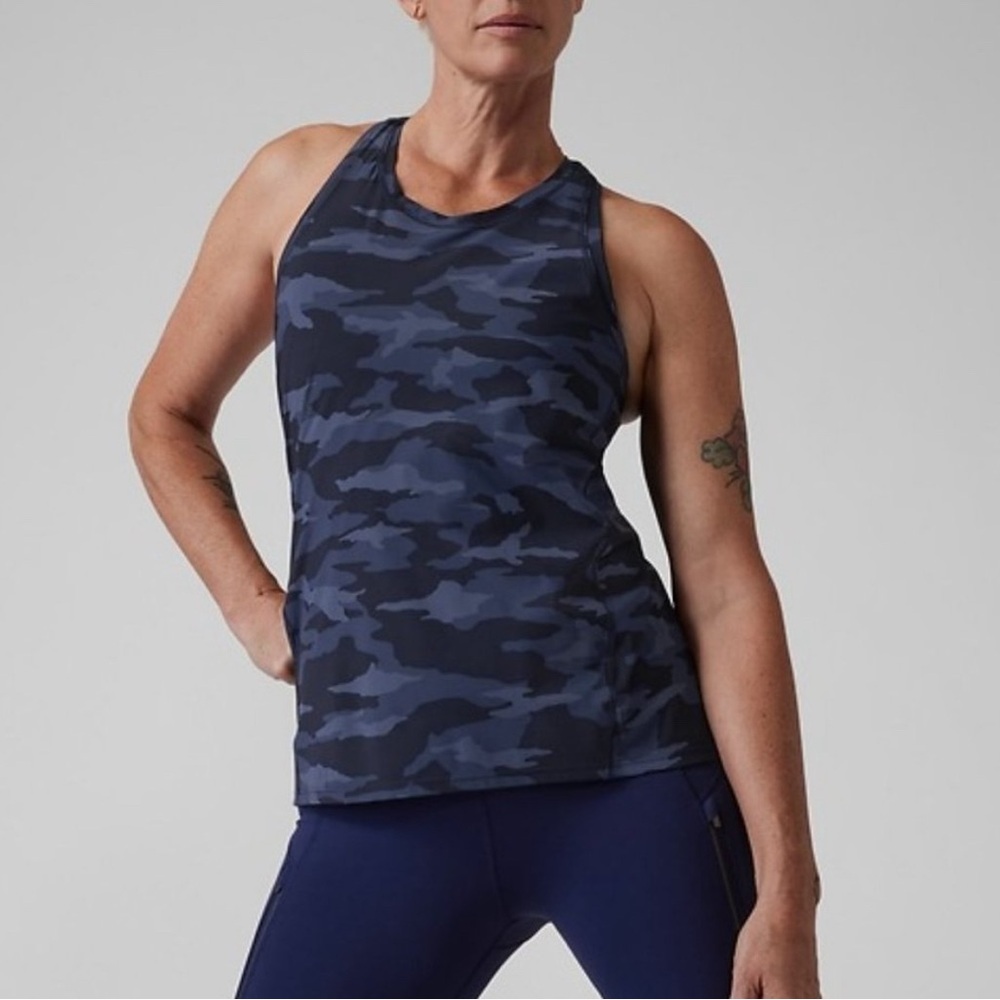 Athleta Ultimate Camo Tank Top Blue Athletic Workout Lightweight Shirt Women’s M